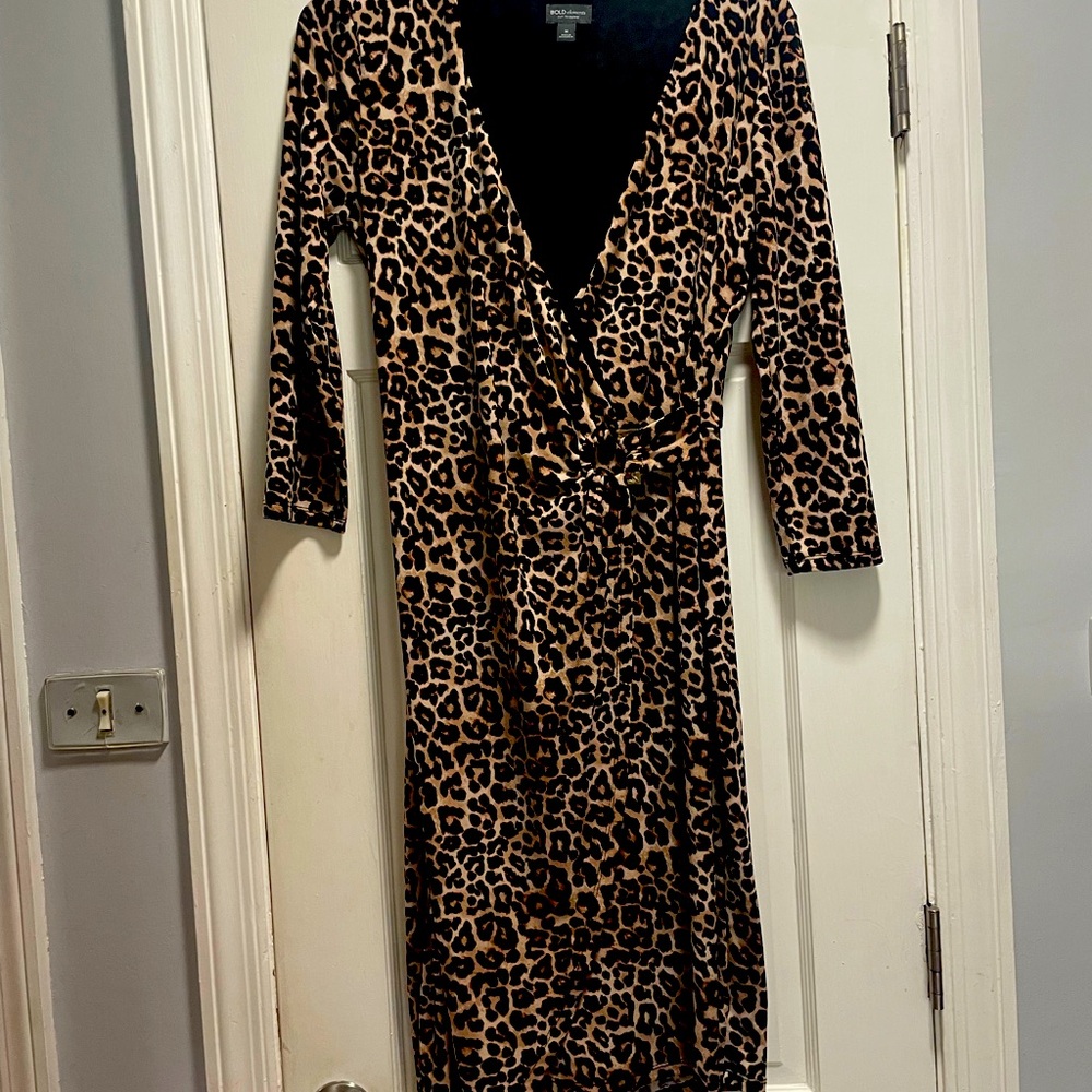 Bold Elements Curvy Dress, Leopard Print. Size M